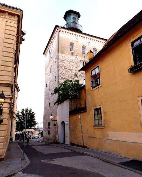 Mr.zagreb, Apartman****budite Nasi Gosti