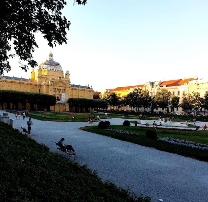 Mr.zagreb, Apartman****budite Nasi Gosti Zagreb